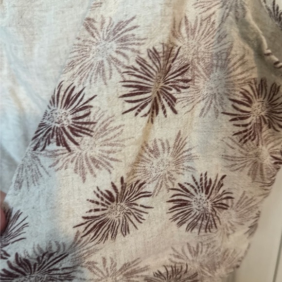 Sunflower Pattern front tie top - Picture 4 of 4